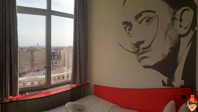 St. Christopher's Inn, Gare du Nord, Paris cabin room with ensuite