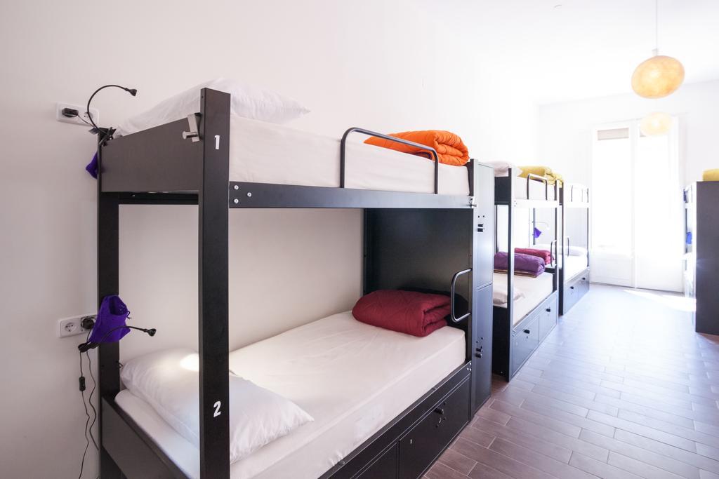List of The Best Hotels and Hostels in Barcelona, Spain – From €11! 4