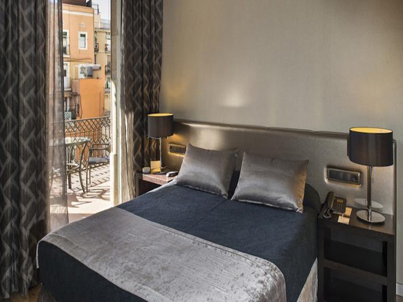 Ultimate List of The Best Hotels and Hostels in Barcelona, Spain – From €11!