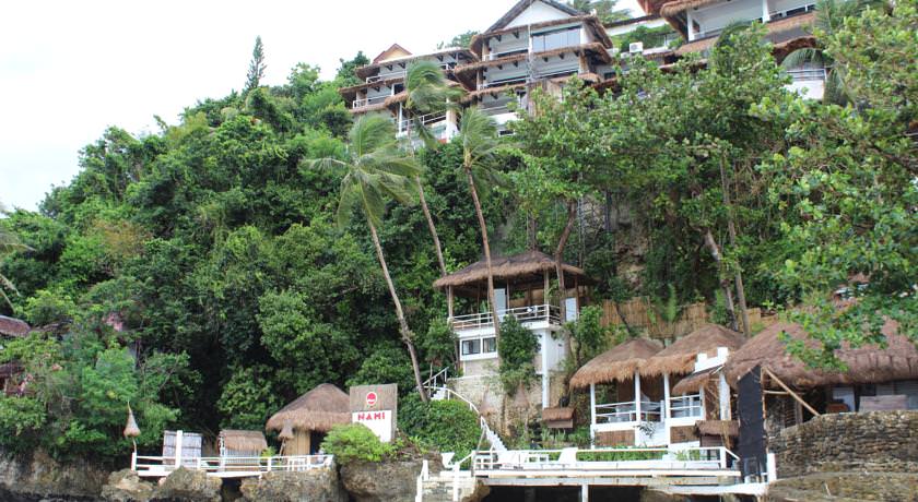 Ultimate List of the Best Luxury Hotels in Boracay 19