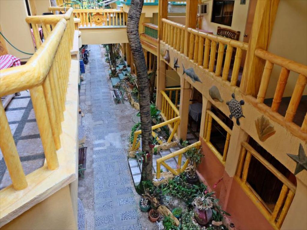 La Isla Bonita Resort - Best Boracay hostels