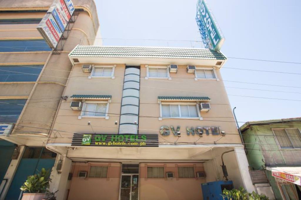 ultimate list of best luxury hotels in Naga Carmen Hotel