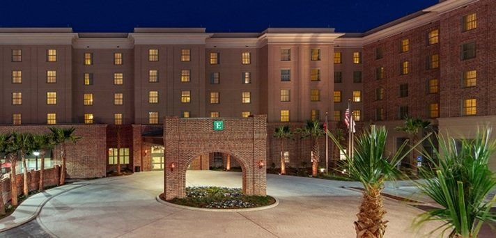 Ultimate List of Best Luxury Hotels in Savannah, Georgia, Embassy Suites Savannah Historic District
