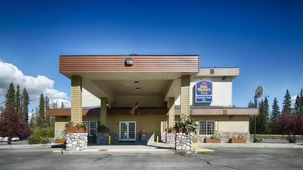 Ultimate List of Best Cheap Hostels for Backpackers in Fairbanks, Alaska, Best Western Plus Pioneer Park Hotel