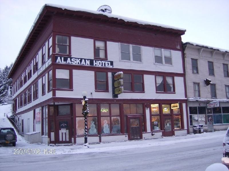 Ultimate List of Best Cheap Hostels for Backpackers in Juneau, Alaska, Alaskan Hotel and Bar
