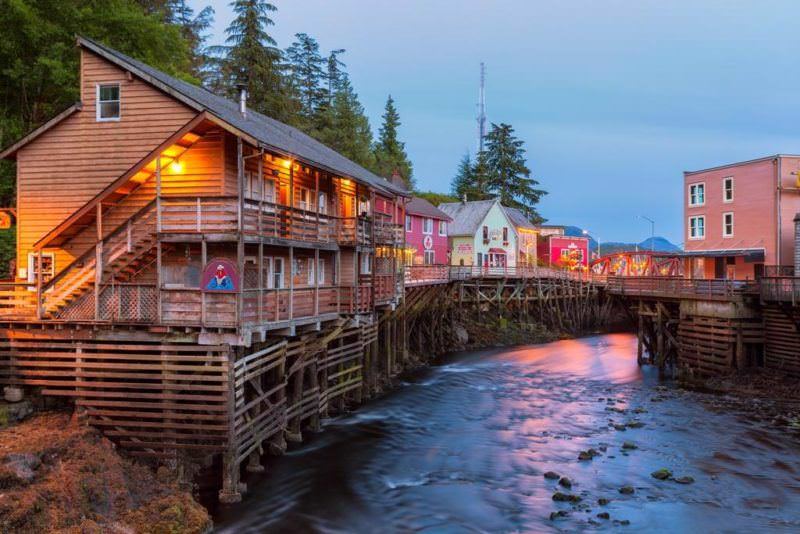 Ultimate List of Best Cheap Hostels for Backpackers in Ketchikan, Alaska, Inn at Creek Street