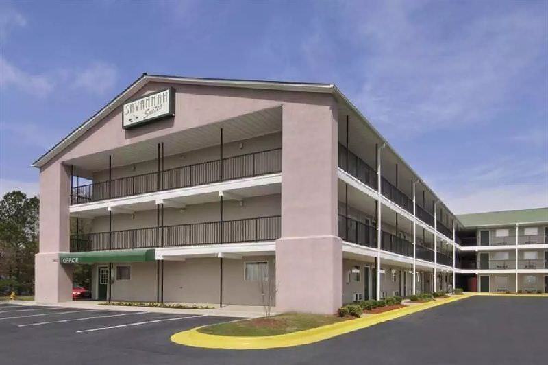 Ultimate List of Best Cheap Hostels for Backpackers in Savannah, Georgia, Studio 6- Savannah