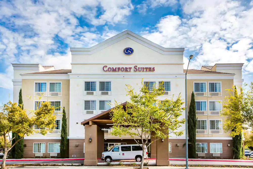 Ultimate List of Best Luxury Hotels in California, Comfort Suites Clovis