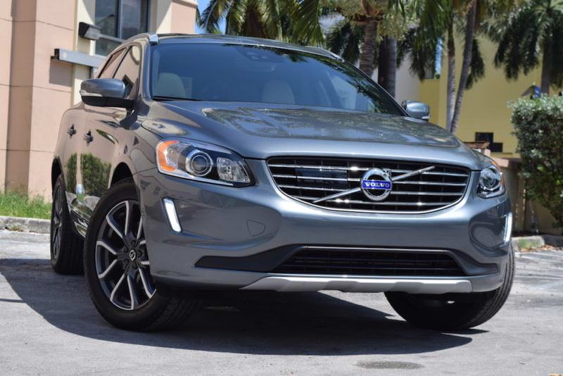 Two Monkeys Travel - Volvo xc60 - Miami 1