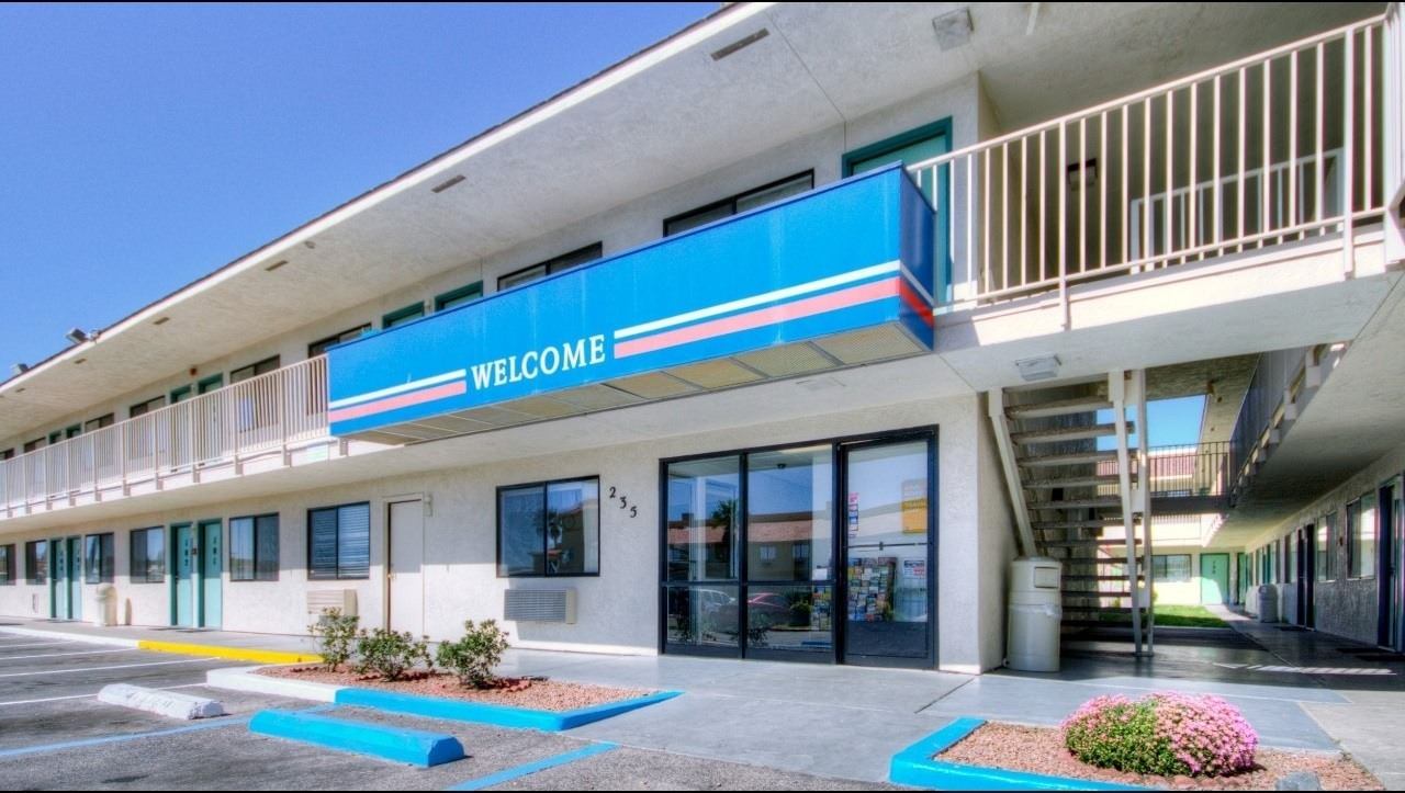Ultimate List of Best Cheap Hostels for Backpackers in Las Cruces, New Mexico, Motel 6 Las Cruces