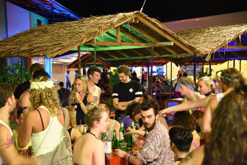 Best Backpacker Hostels for the Full Moon Party in Thailand - Koh Pah Ngan and Koh Tao