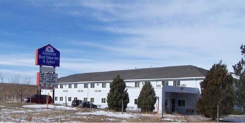 Ultimate List of Best Cheap Hostels for Backpackers in Cheyenne, Wyoming, Americas Best Value Inn & Suites
