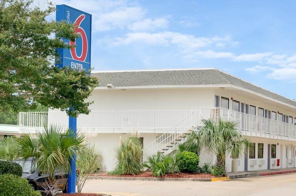 Ultimate List of Best Cheap Hostels for Backpackers in Gulfport, Mississippi, Motel 6 Gulfport