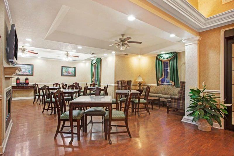 Ultimate List of Best Cheap Hostels for Backpackers in Jackson, Mississippi, Knights Inn Jackson North Ridgeland