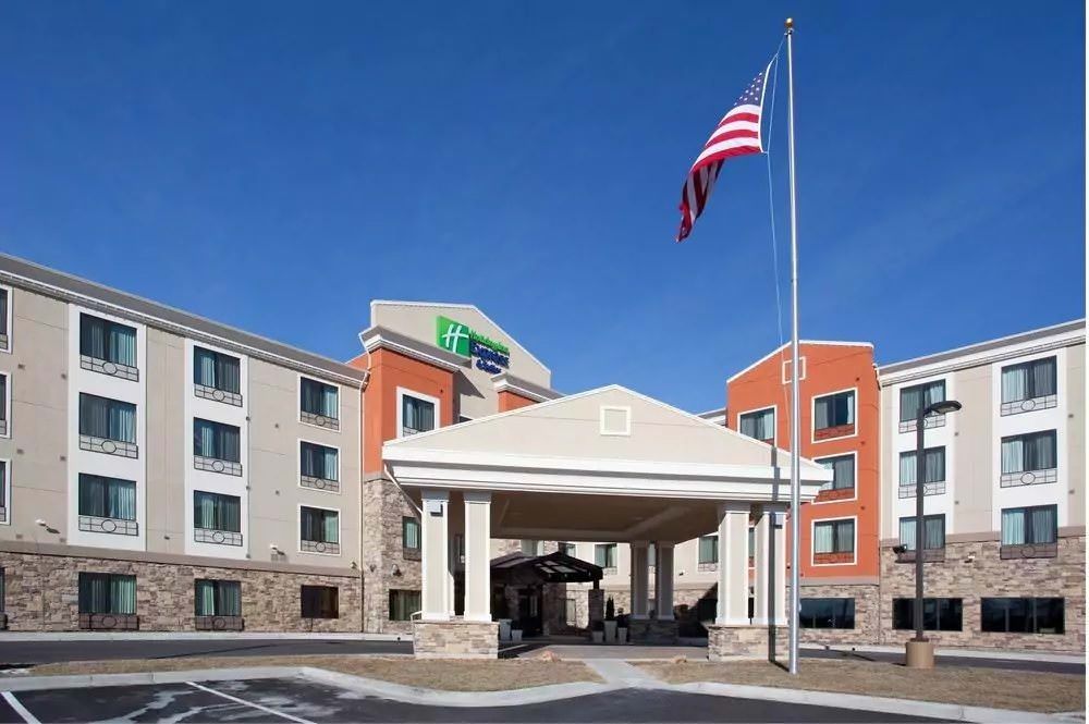Ultimate List of Best Cheap Hostels for Backpackers in Orem, Utah, Holiday Inn Express Orem-North Provo