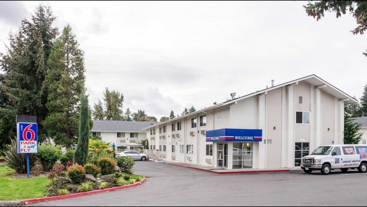 Ultimate List of Best Cheap Hostels for Backpackers in Seattle, Washington, Motel 6 Seattle Sea-Tac Airport South