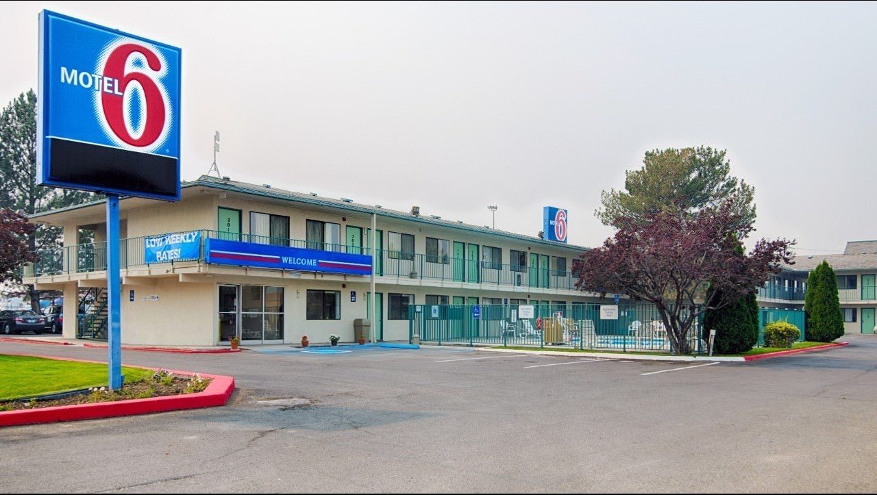 Ultimate List of Best Cheap Hostels for Backpackers in Winnemucca, Nevada, Motel 6 Winnemucca