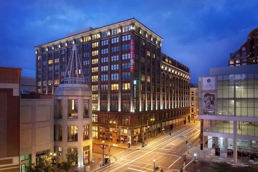 Ultimate List of Best Luxury Hotels in Saint Louis, Missouri, Embassy Suites St. Louis Downtown Hotel