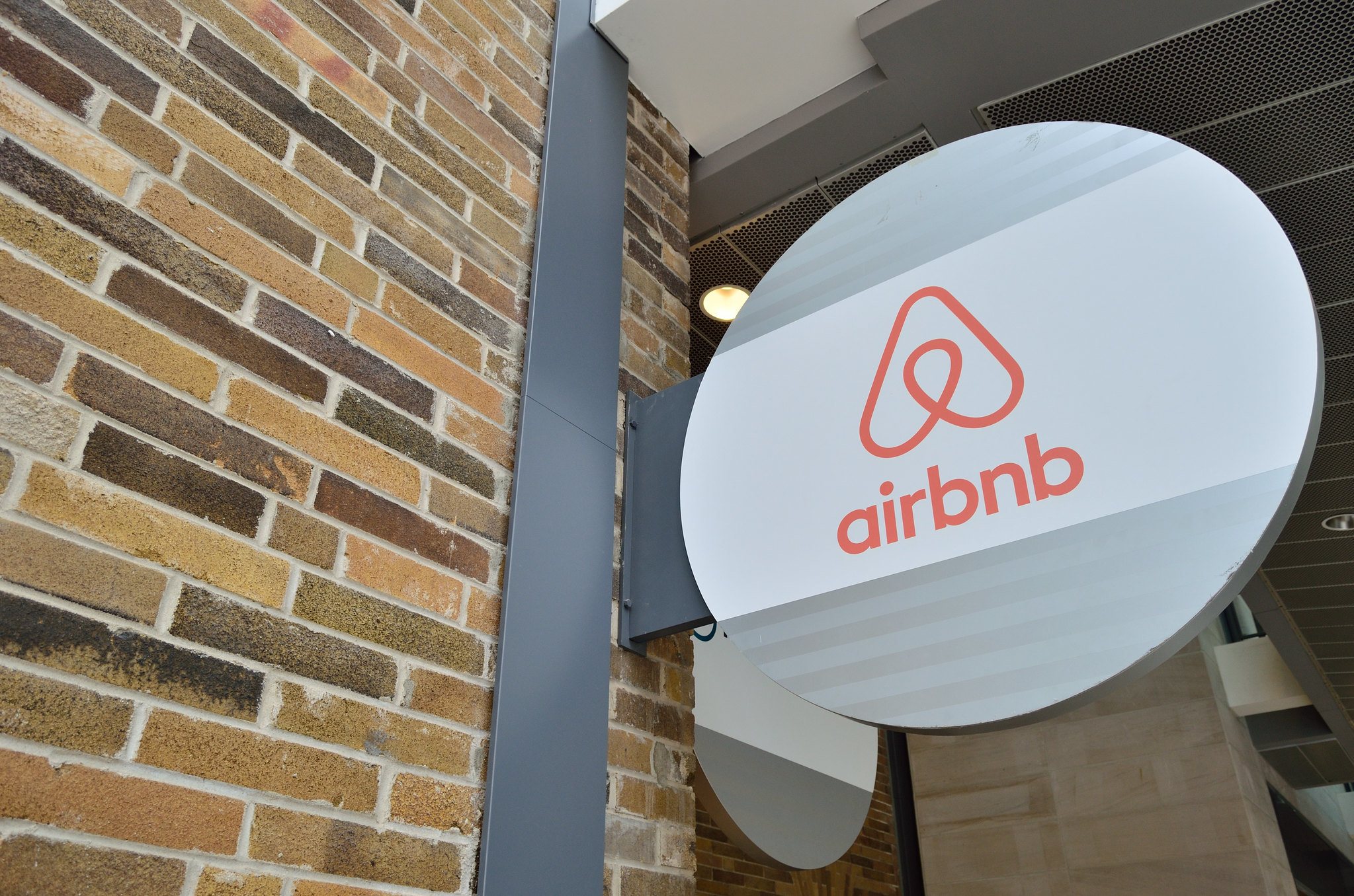 How to Cancel Bookings and Get a Refund on Airbnb (Airbnb Cancellation Policy)