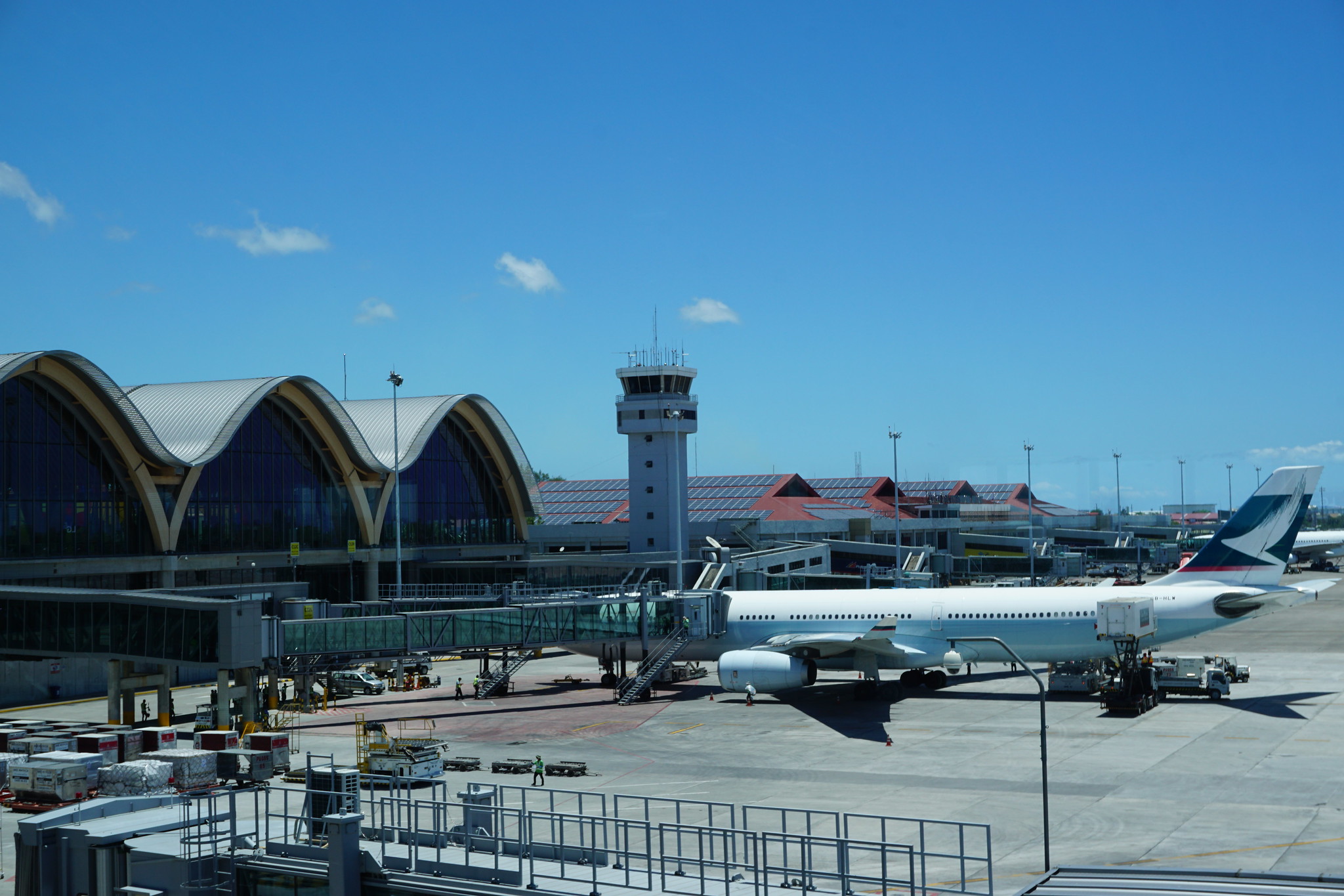 Different Ways to Travel from Mactan Airport to Cebu City and other Cities