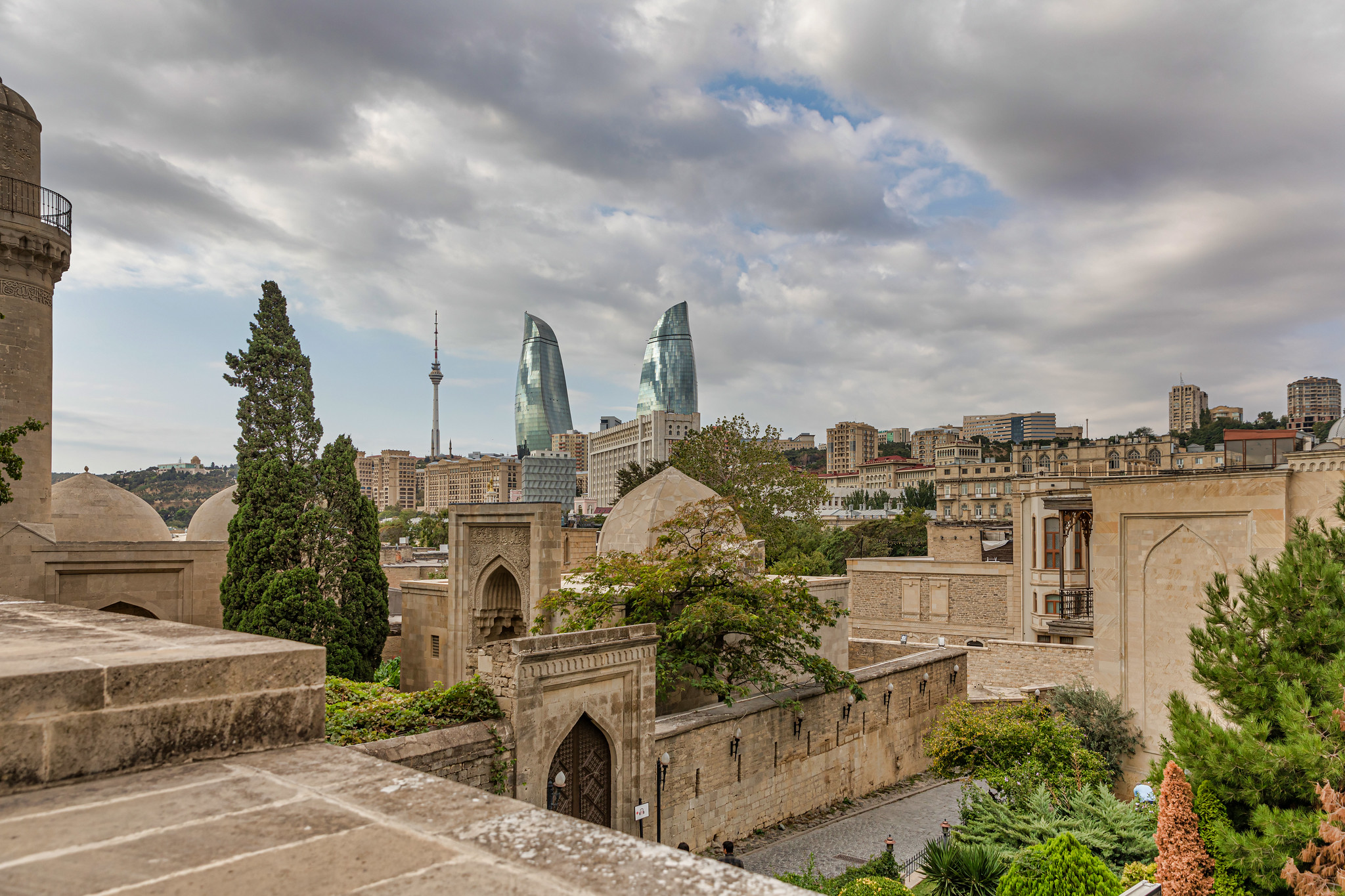 Travel Guide to Baku, Azerbaijan [with Sample Itinerary]