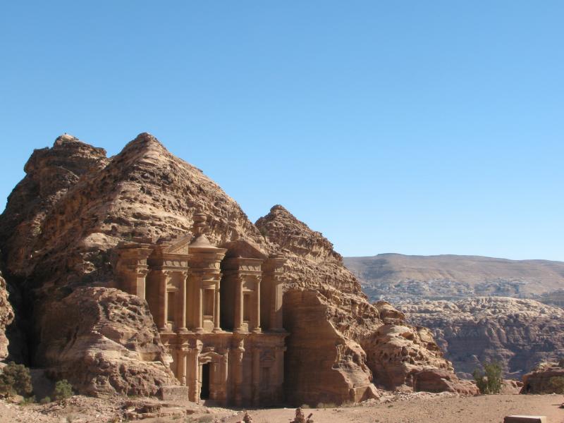 Travel Guide to Petra, Jordan [with Sample Itinerary]