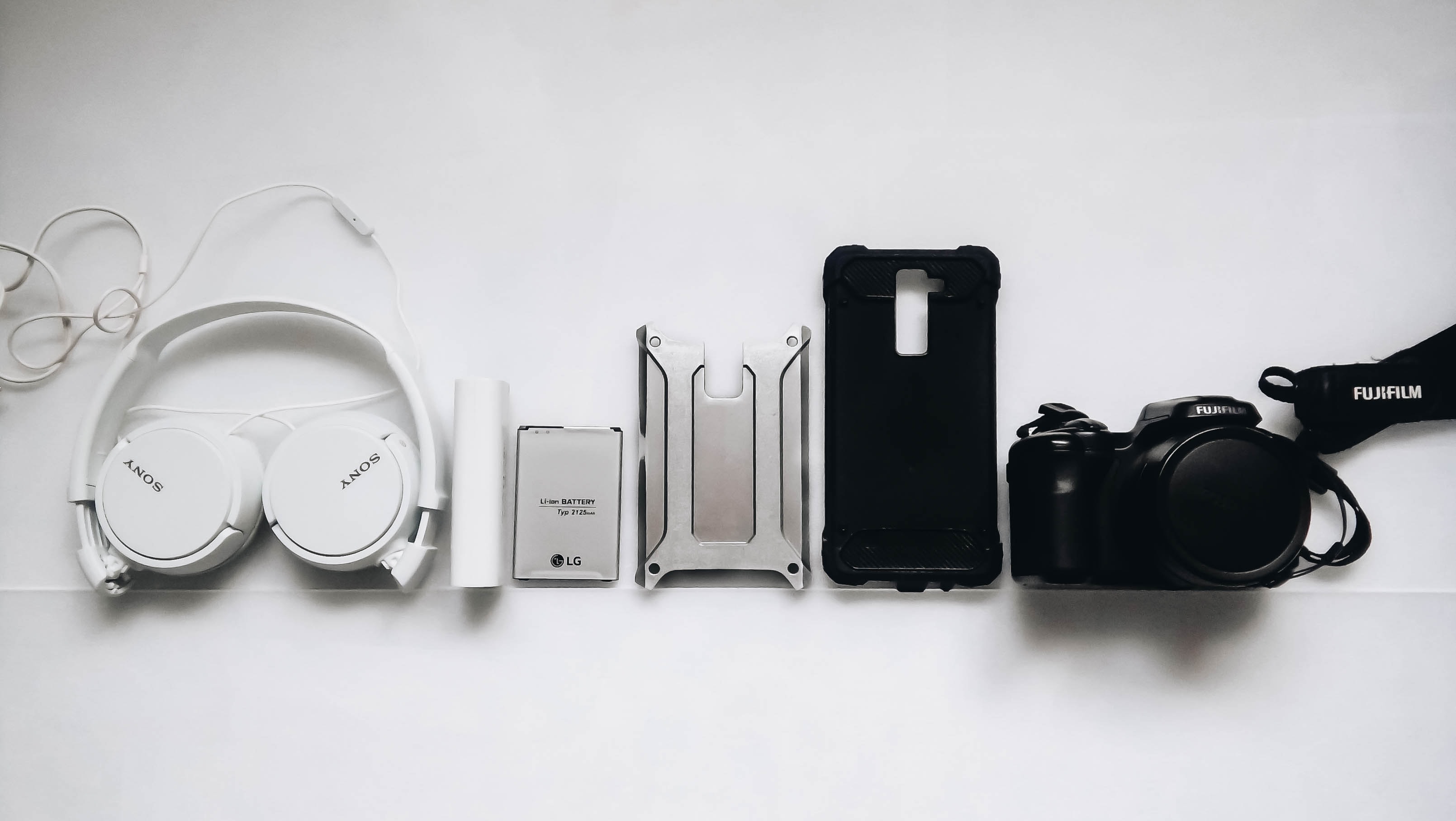 Best 10 Cellphone Accessories for Your Travel Adventures