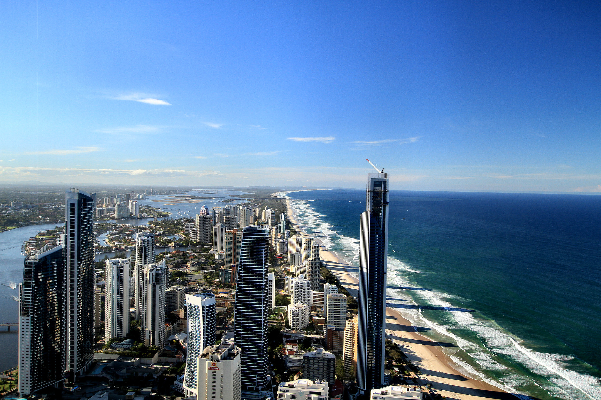 6 Best Things To Do in Surfers Paradise, Australia [with Suggested Tours]
