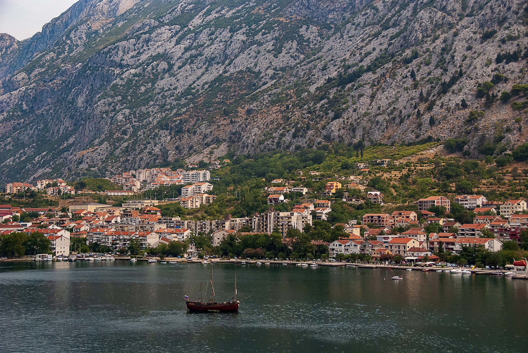 Guide on How to Apply For a Work Permit in Montenegro