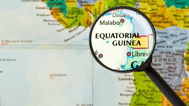 Marking Equatorial Guinea on the world map